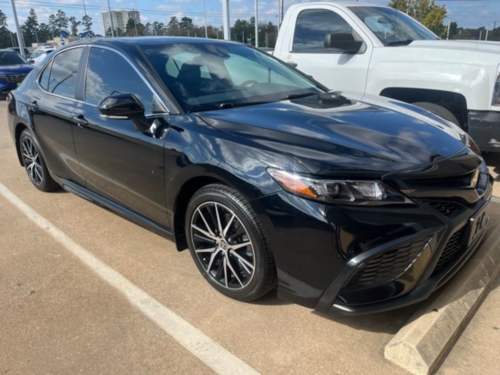 Used 2021 Toyota Camry SE Sedan