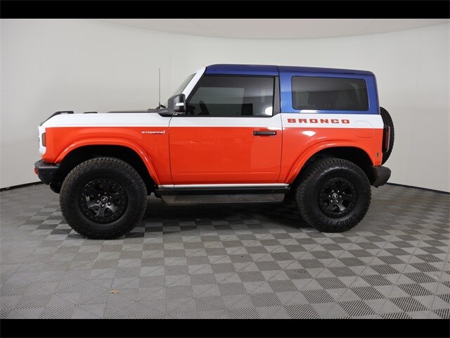 2025 Ford Bronco First Edition photo 2