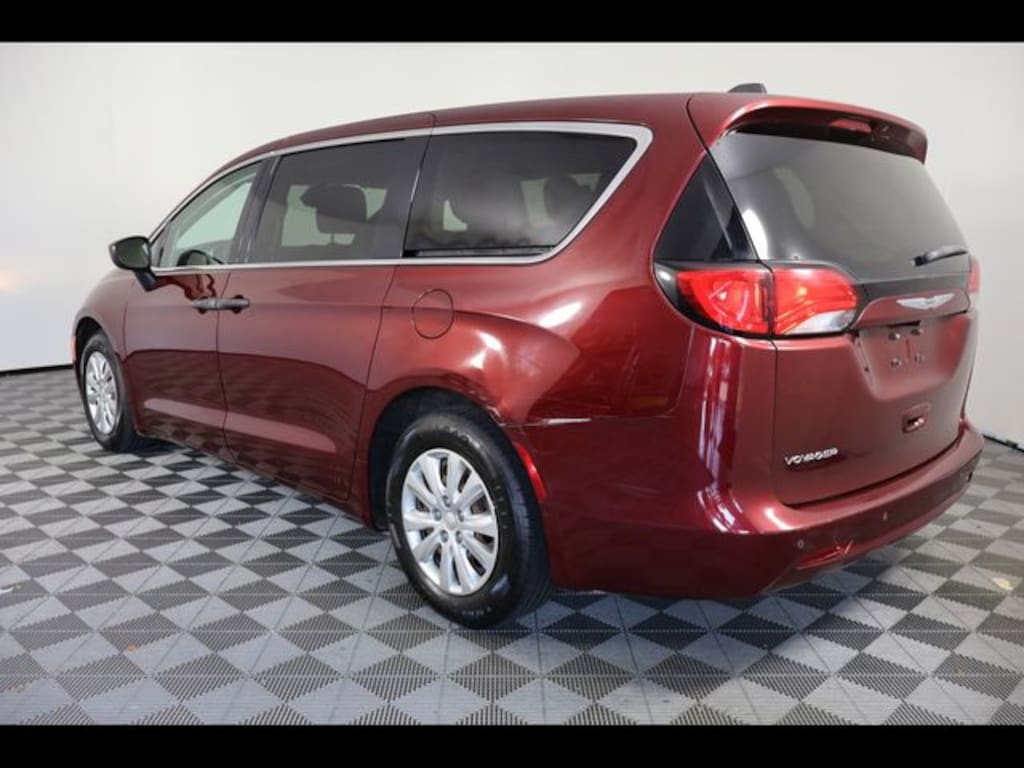 Used 2021 Chrysler Voyager L Van Passenger Van