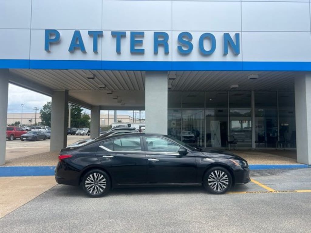 Used 2025 Nissan Altima SV Sedan