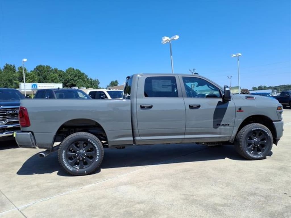 New 2026 Ram 2500 LONE STAR CREW CAB 4X4 6'4 BOX Pickup