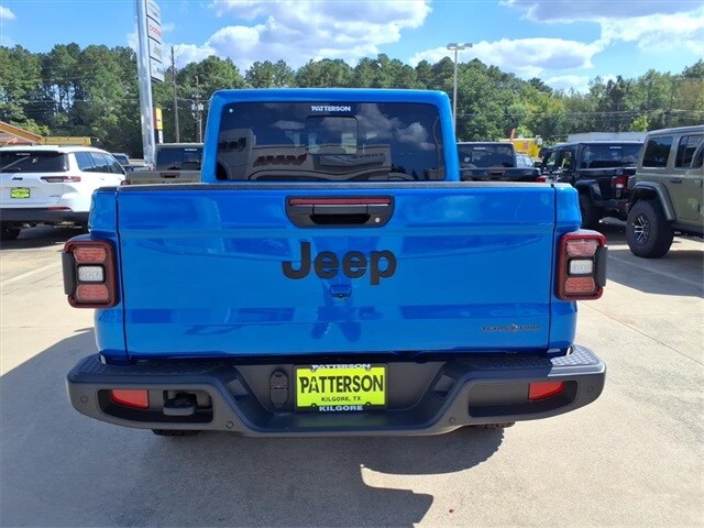 2025 Jeep Gladiator Texas Trail photo 2