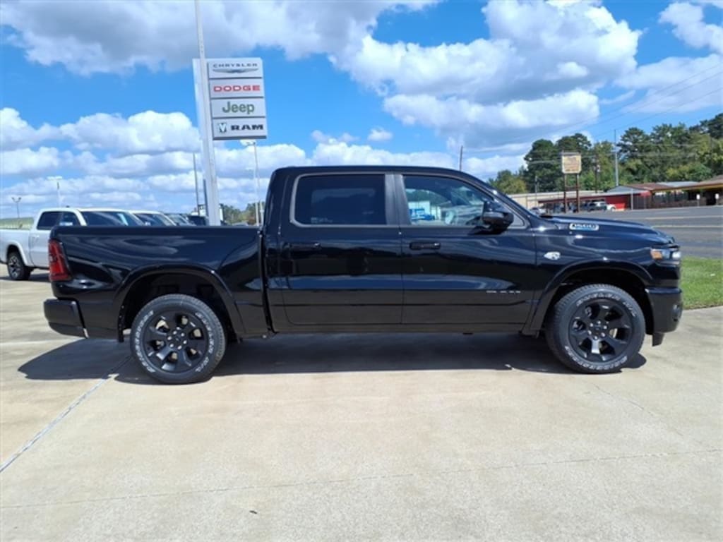 New 2026 Ram 1500 LONE STAR CREW CAB 4X4 5'7 BOX Pickup