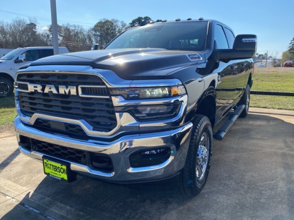 New 2026 Ram 2500 TRADESMAN CREW CAB 4X4 6'4 BOX Pickup