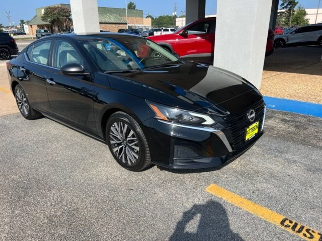 Used 2025 Nissan Altima SV