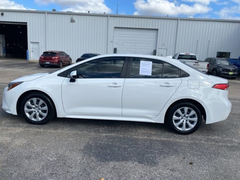 Used 2022 Toyota Corolla LE