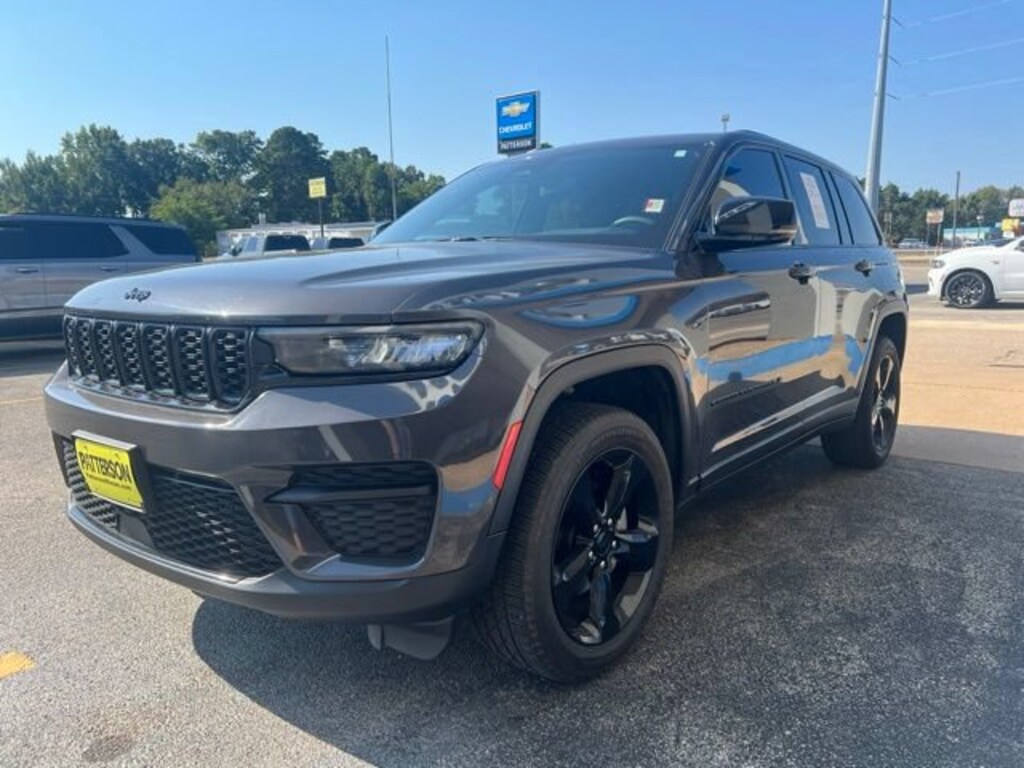 Used 2023 Jeep Grand Cherokee Altitude