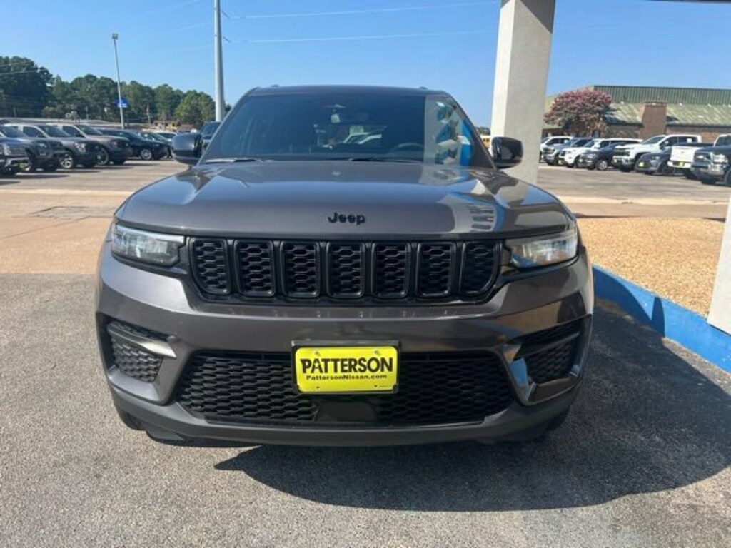 Used 2023 Jeep Grand Cherokee Altitude