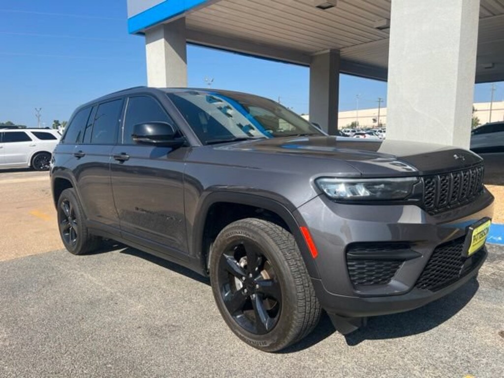Used 2023 Jeep Grand Cherokee Altitude
