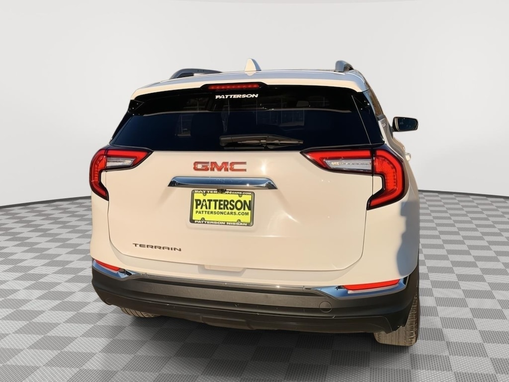 Used 2024 GMC Terrain SLT SUV