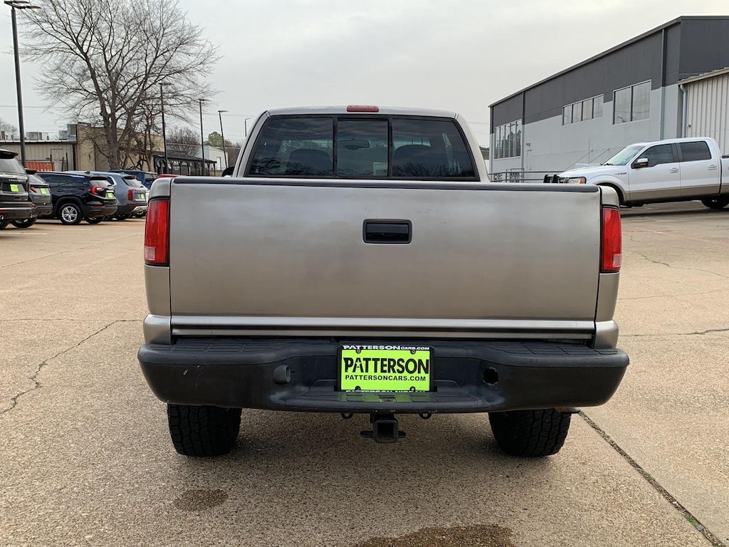 Used 2001 Chevrolet S-10 LS w/ZR2 Truck