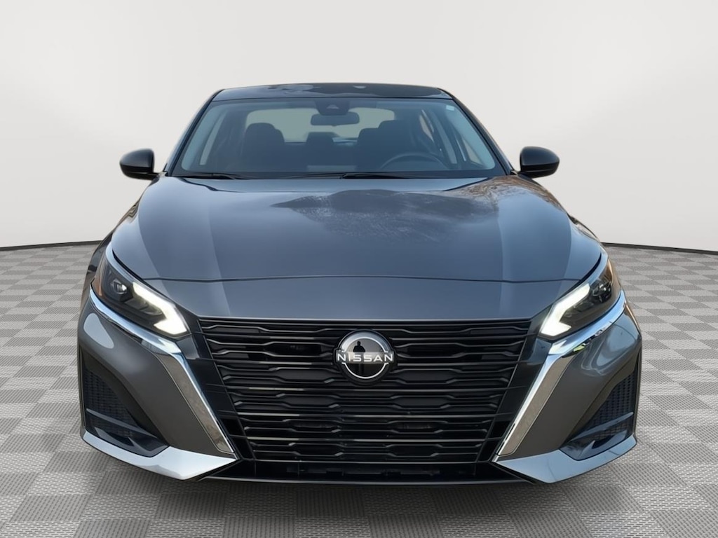 Used 2024 Nissan Altima 2.5 SV Sedan