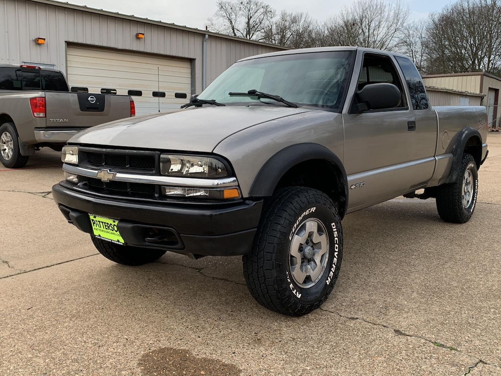 Used 2001 Chevrolet S-10 LS w/ZR2 Truck