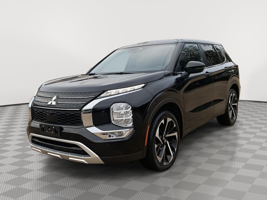 Used 2024 Mitsubishi Outlander SE S-AWC