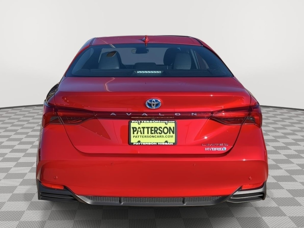 Used 2021 Toyota Avalon Hybrid Limited Sedan