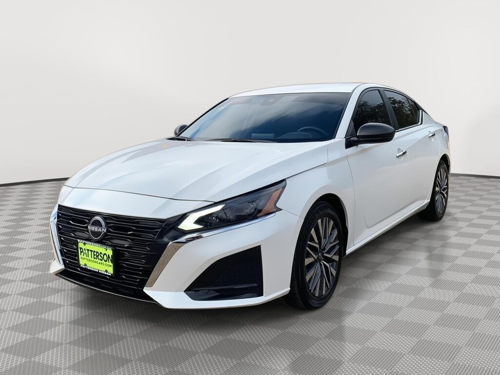 Used 2025 Nissan Altima SV Sedan