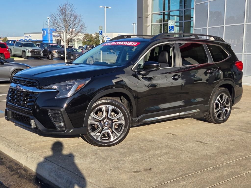 2024 Subaru Ascent Limited 7 Passenger's photo