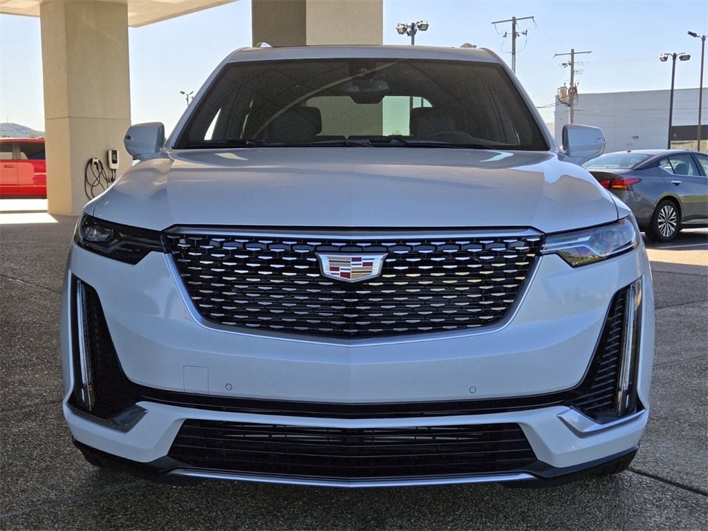 New 2025 CADILLAC XT6 Luxury SUV