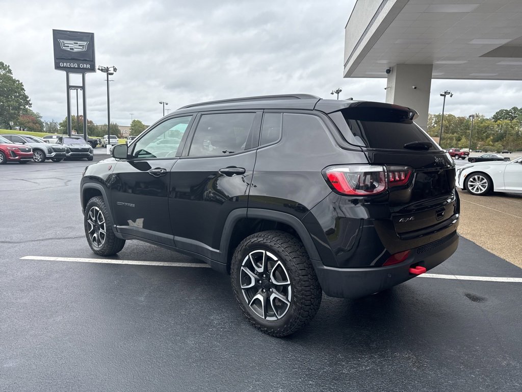 2024 Jeep Compass Trailhawk photo 2