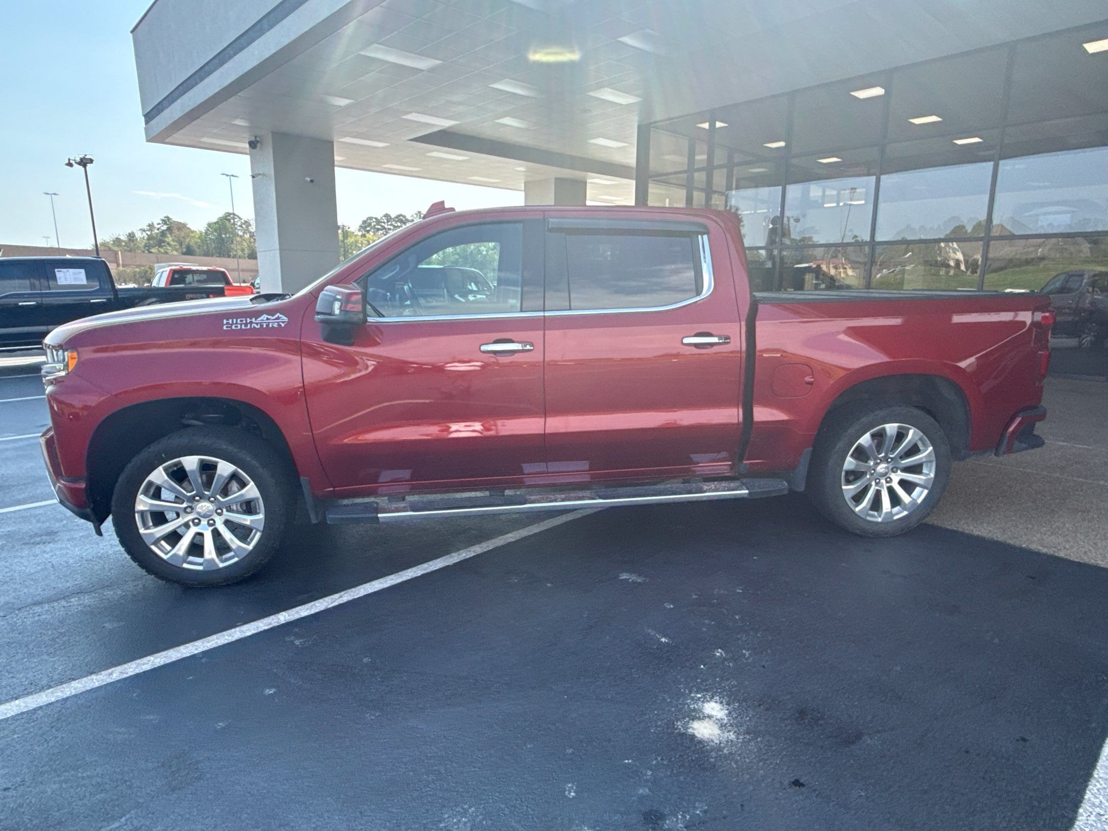 Used 2022 Chevrolet Silverado 1500 Limited High Country with VIN 3GCUYHEL3NG203401 for sale in Little Rock