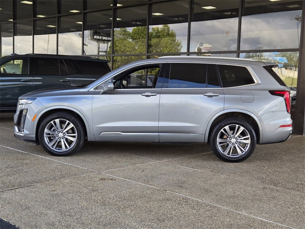 2025 Cadillac XT6 Premium Luxury photo 3