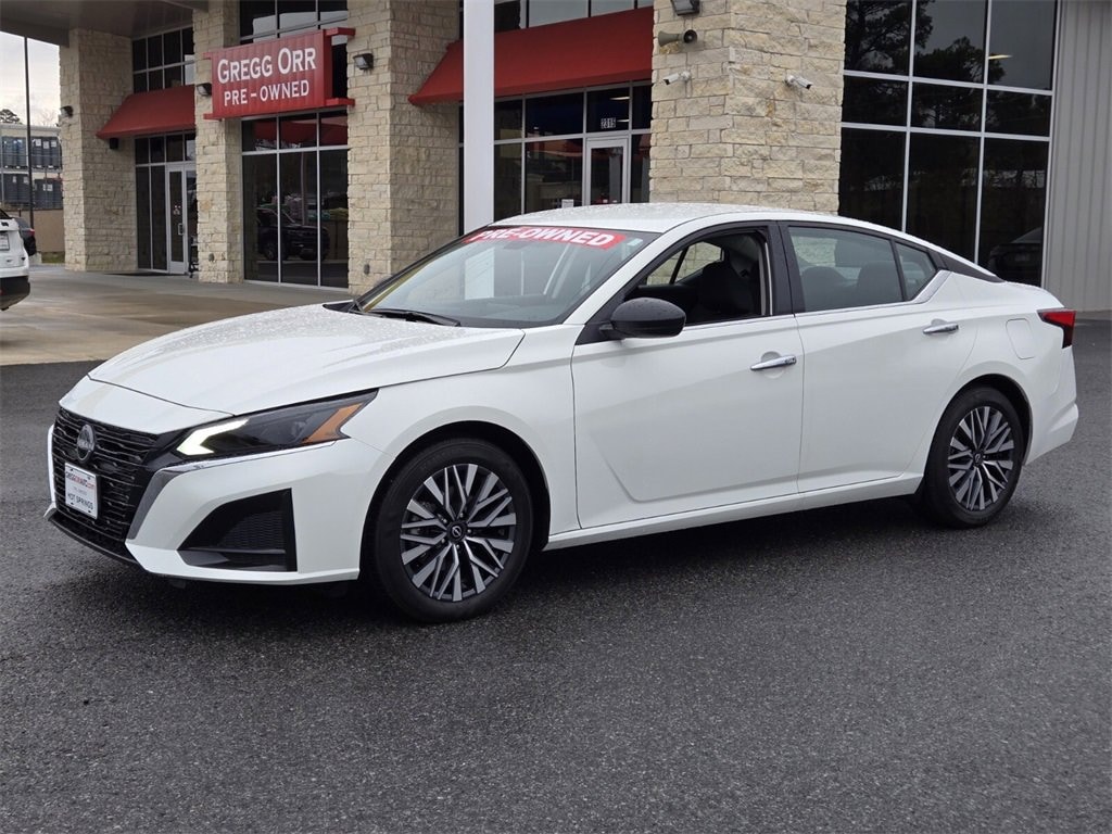 Used 2025 Nissan Altima SV