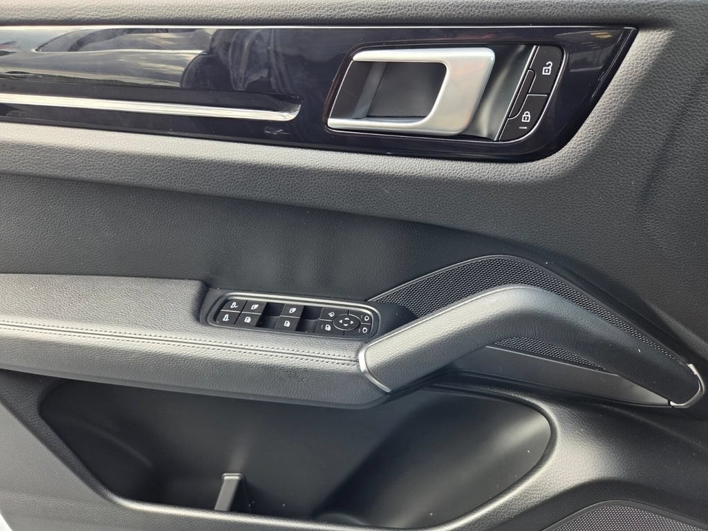 2022 Porsche Cayenne Base - Photo 36