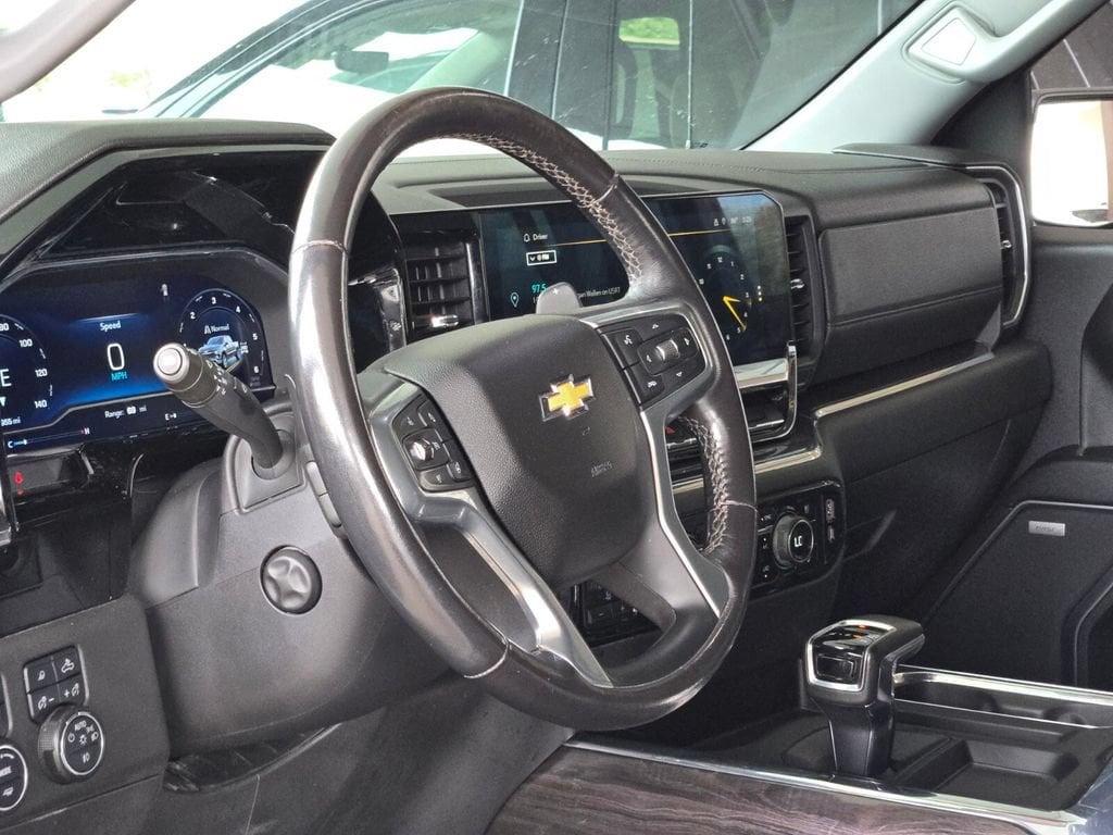 2023 Chevrolet Silverado 1500 LTZ - Photo 11