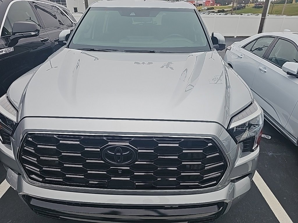 2024 Toyota Sequoia Platinum's photo