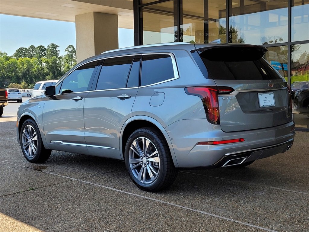 2025 Cadillac XT6 Premium Luxury photo 3