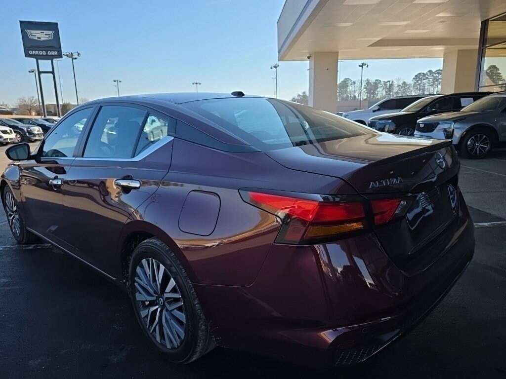 Used 2024 Nissan Altima 2.5 SV
