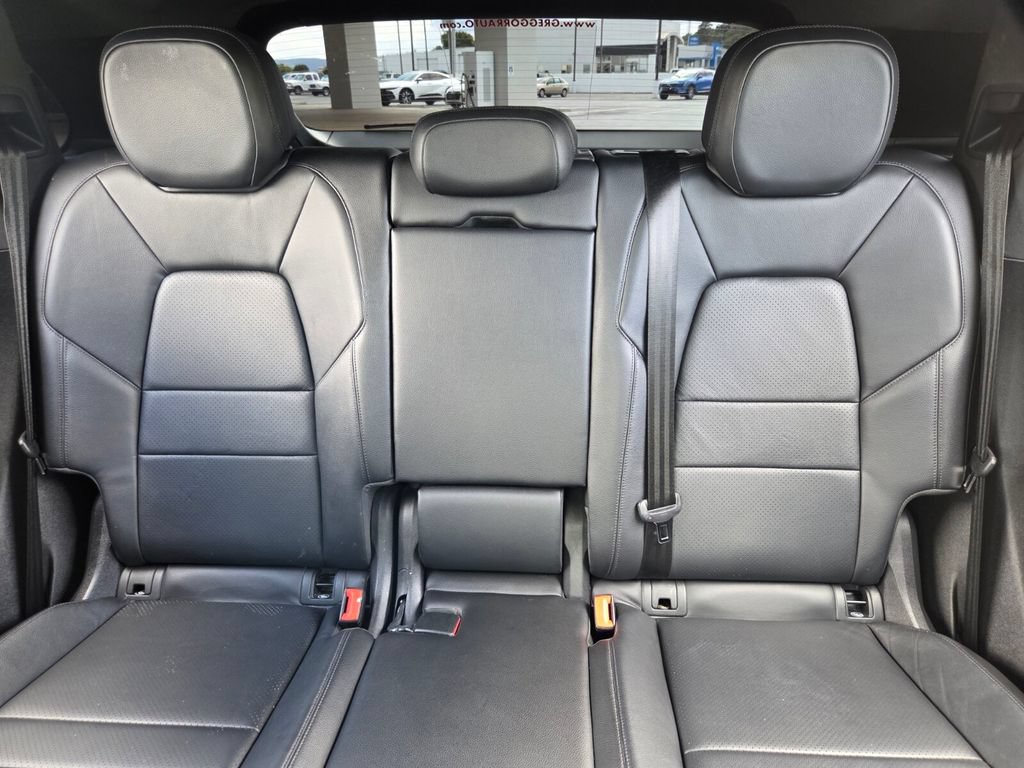 2022 Porsche Cayenne Base - Photo 10