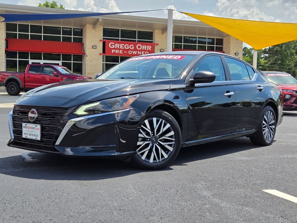 Used 2025 Nissan Altima SV