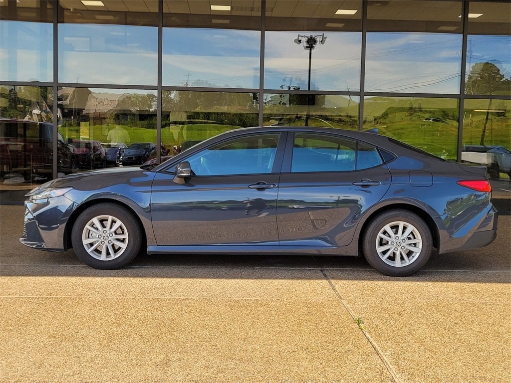 Used 2025 Toyota Camry LE with VIN 4T1DAACK9SU526653 for sale in Hot Springs, AR