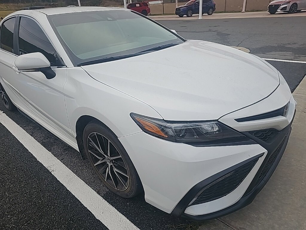 Used 2023 Toyota Camry SE