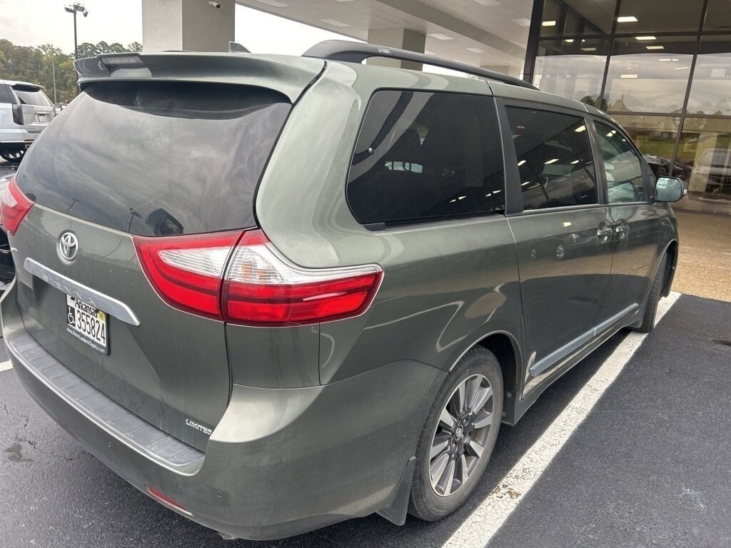 Used 2019 Toyota Sienna XLE Auto Access Seat