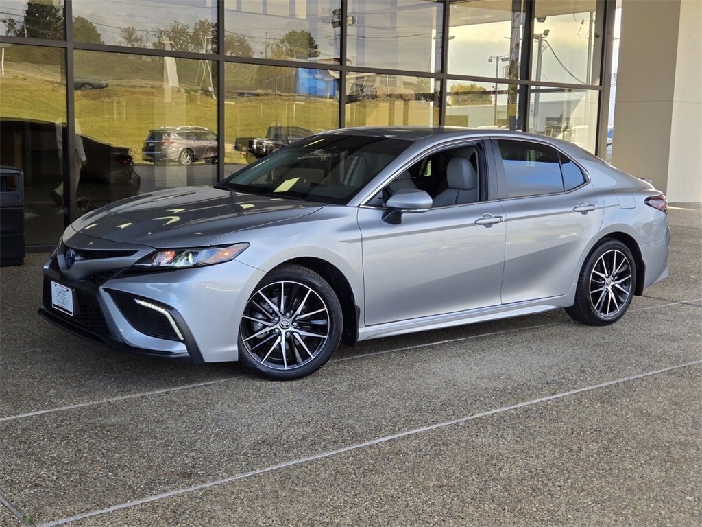 Used 2024 Toyota Camry Hybrid SE