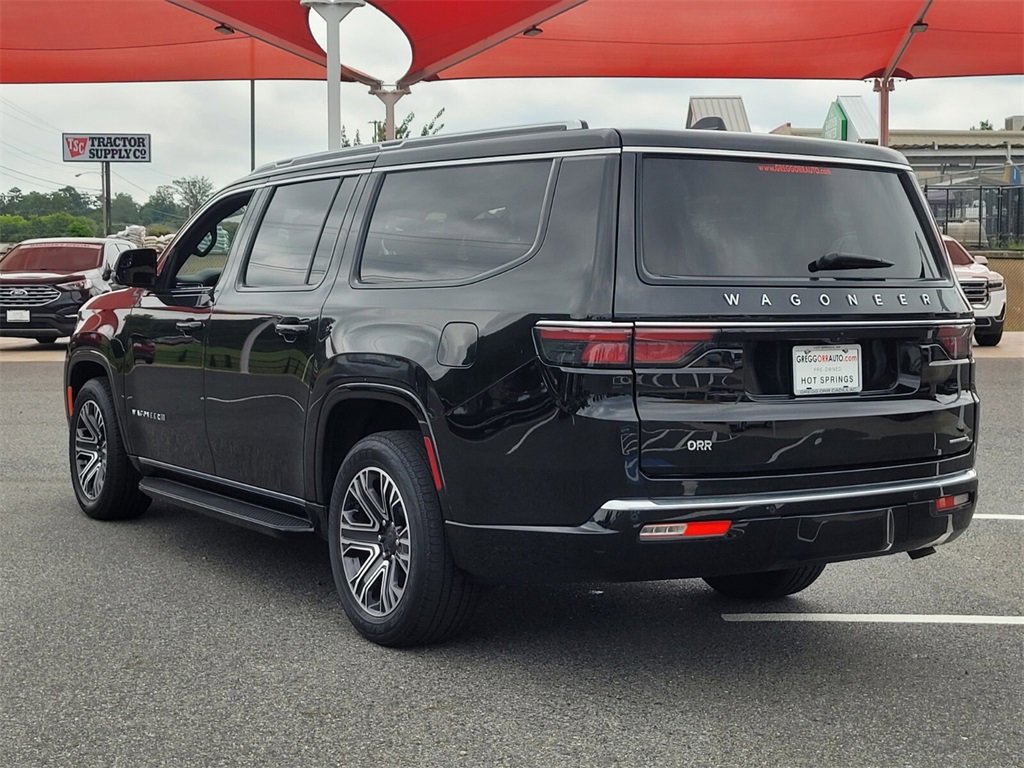 2024 Jeep Wagoneer L Series II photo 3
