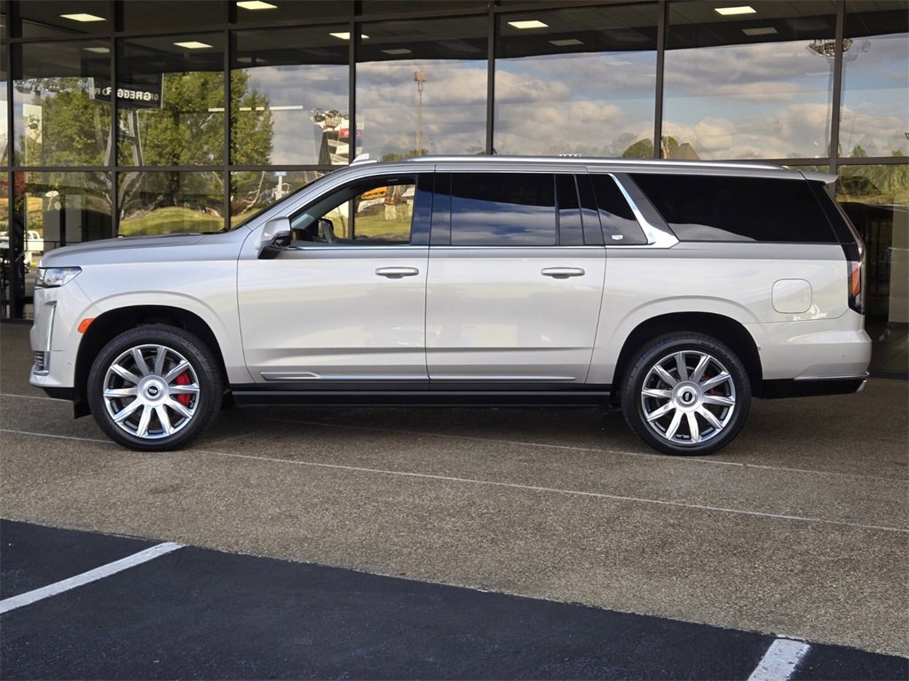 2022 Cadillac Escalade ESV Premium Luxury Platinum photo 3