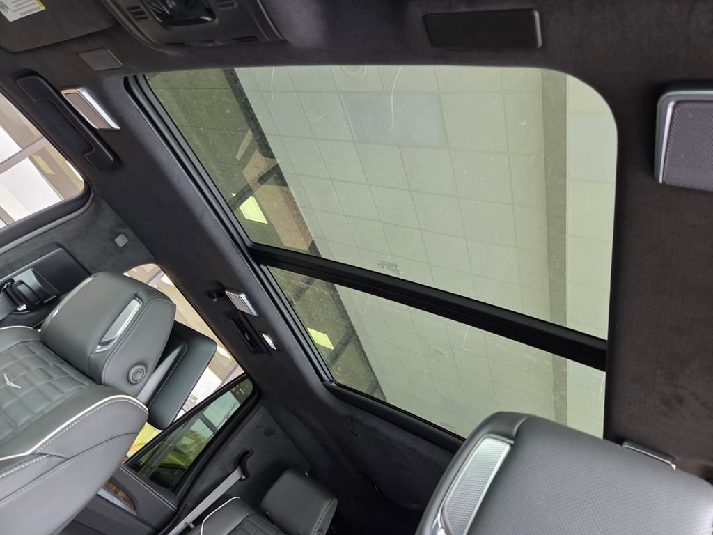 2026 Cadillac Escalade Platinum Sport - Photo 10