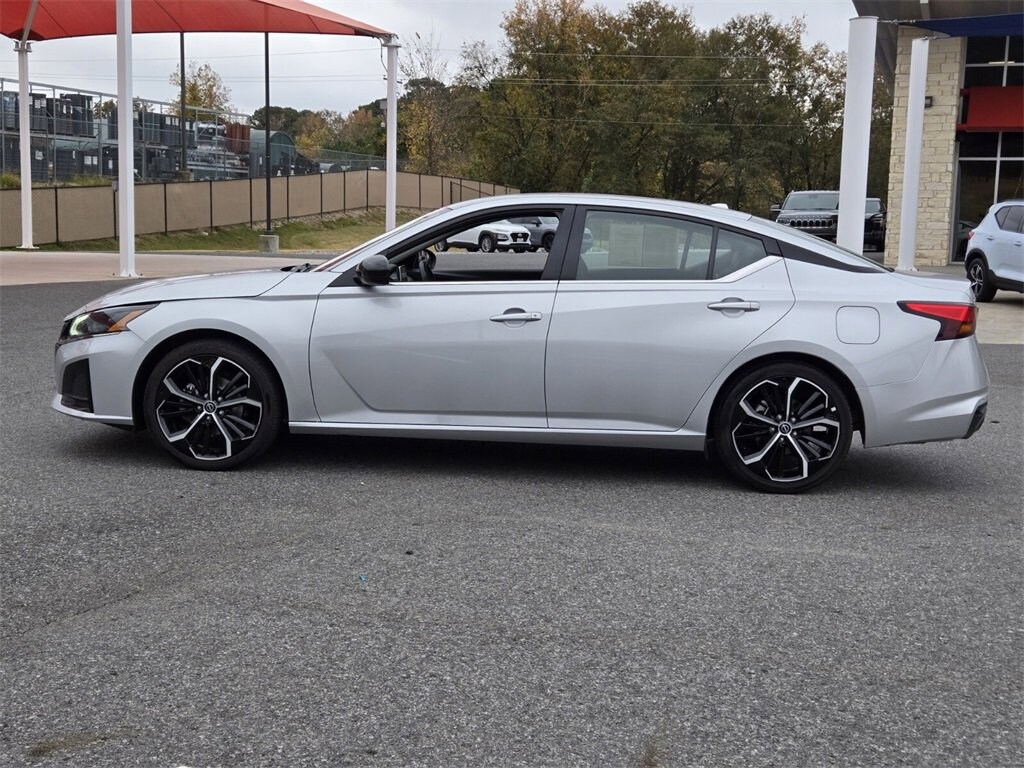 Used 2023 Nissan Altima 2.5 SR
