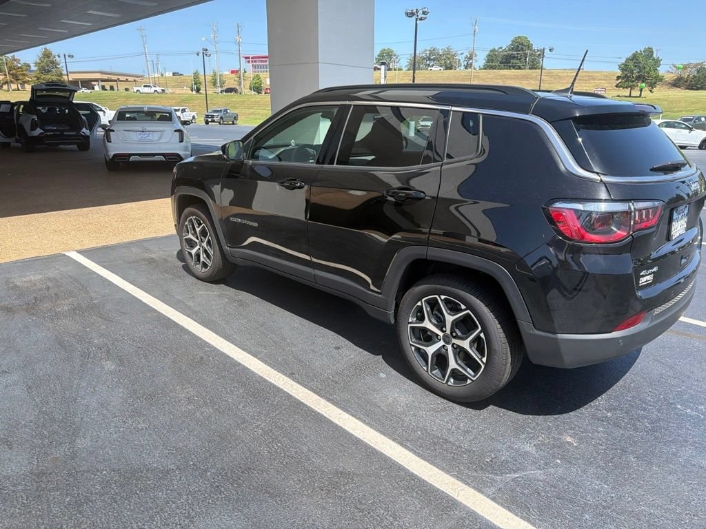 Used 2025 Jeep Compass Limited