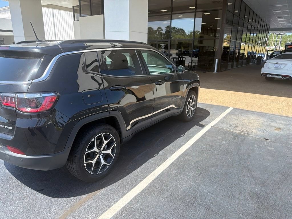 Used 2025 Jeep Compass Limited