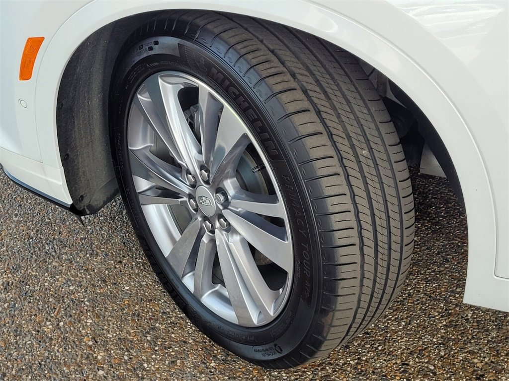 2024 Cadillac XT6 Premium Luxury photo 2