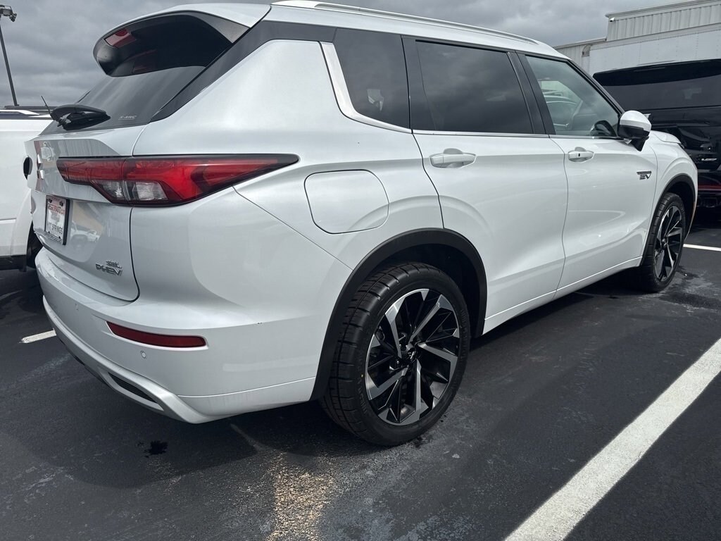 Used 2024 Mitsubishi Outlander Plug-In Hybrid SEL