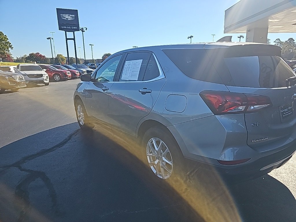 2024 Chevrolet Equinox LT photo 3