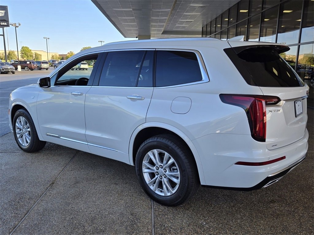 New 2025 CADILLAC XT6 Luxury SUV