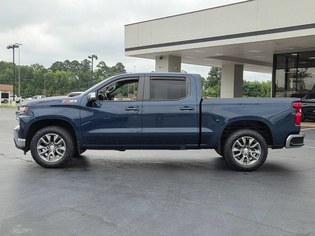 Used 2021 Chevrolet Silverado 1500 LT with VIN 1GCUYDED5MZ393282 for sale in Little Rock