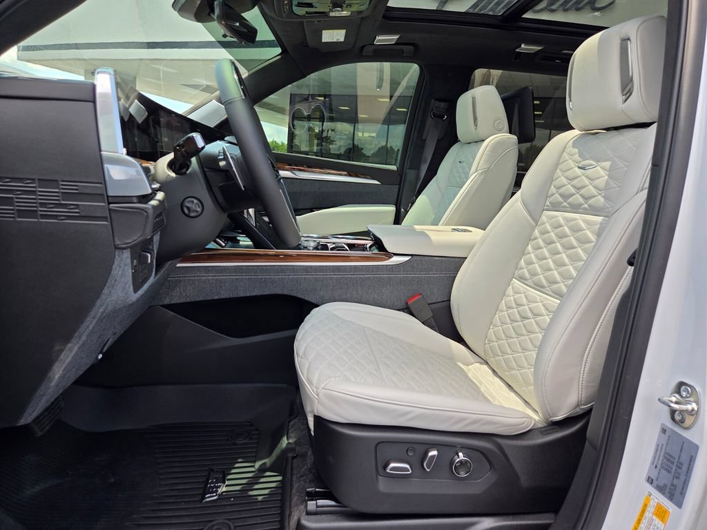 2026 Cadillac Escalade Platinum Sport - Photo 8