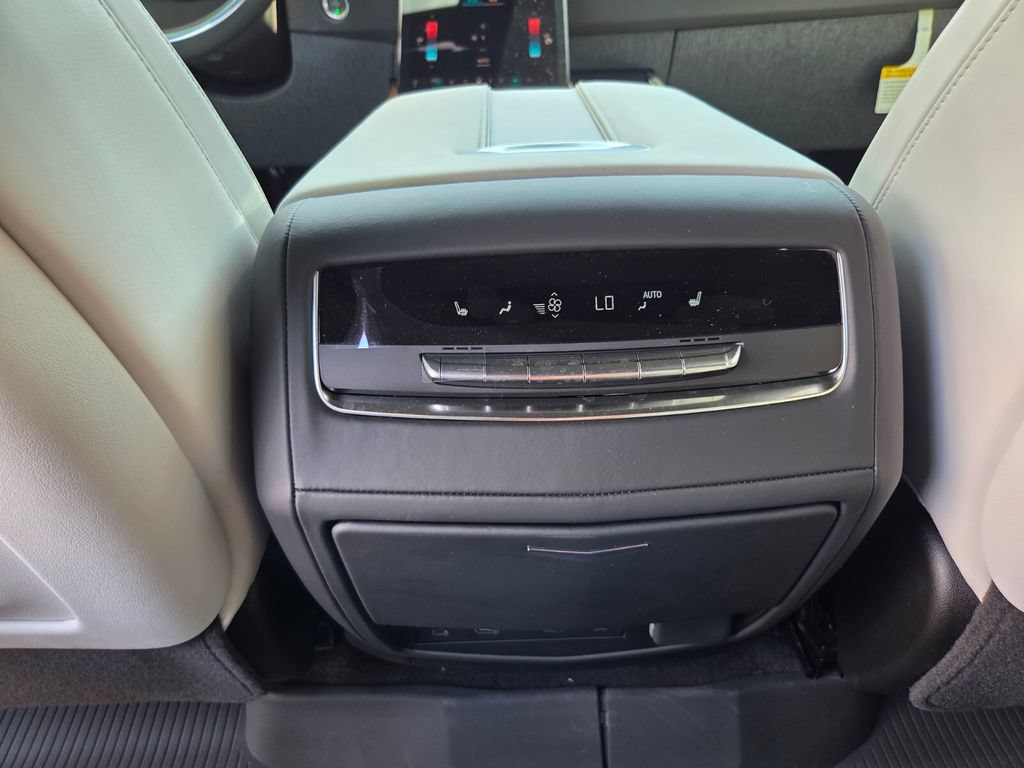 2026 Cadillac Escalade Platinum Sport - Photo 16
